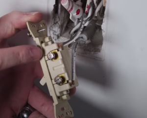 How to Replace Outlets, Light Switches, and GFCI Plugs – LRN2DIY