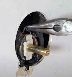 How to Repair a Leaky Moen Tub / Shower in 30 Minutes – LRN2DIY